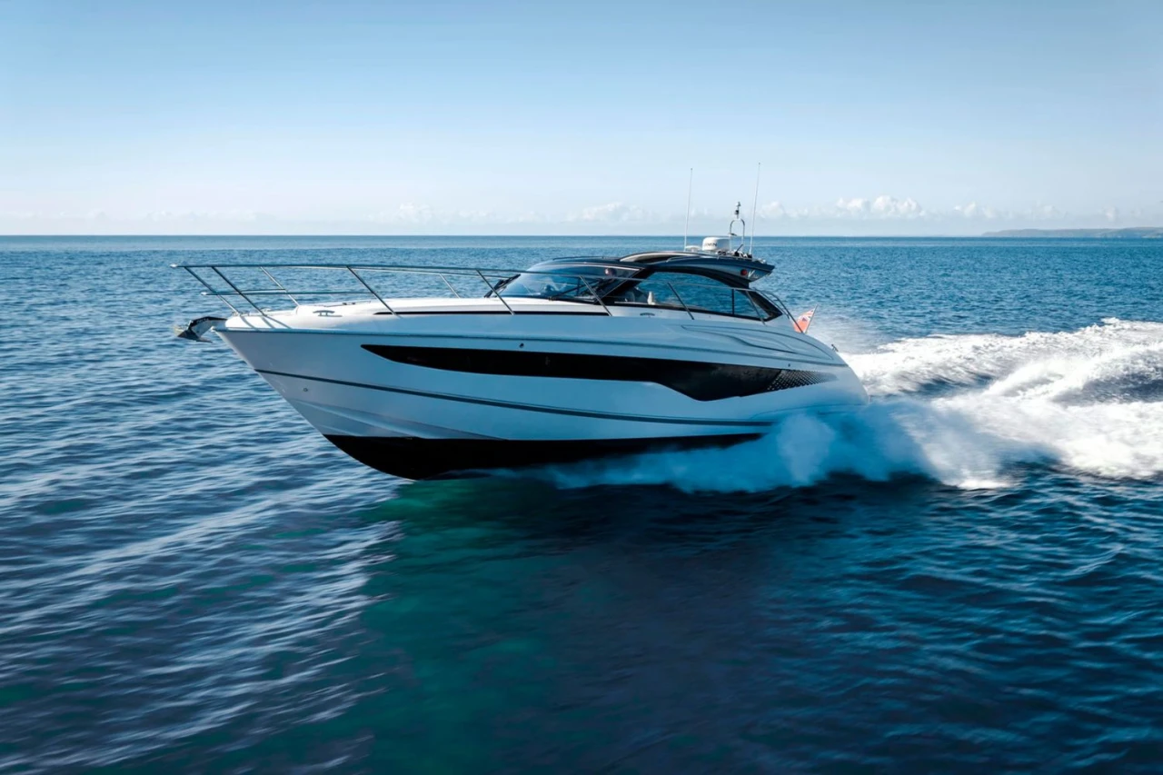 Princess V40 Yacht - Pearl