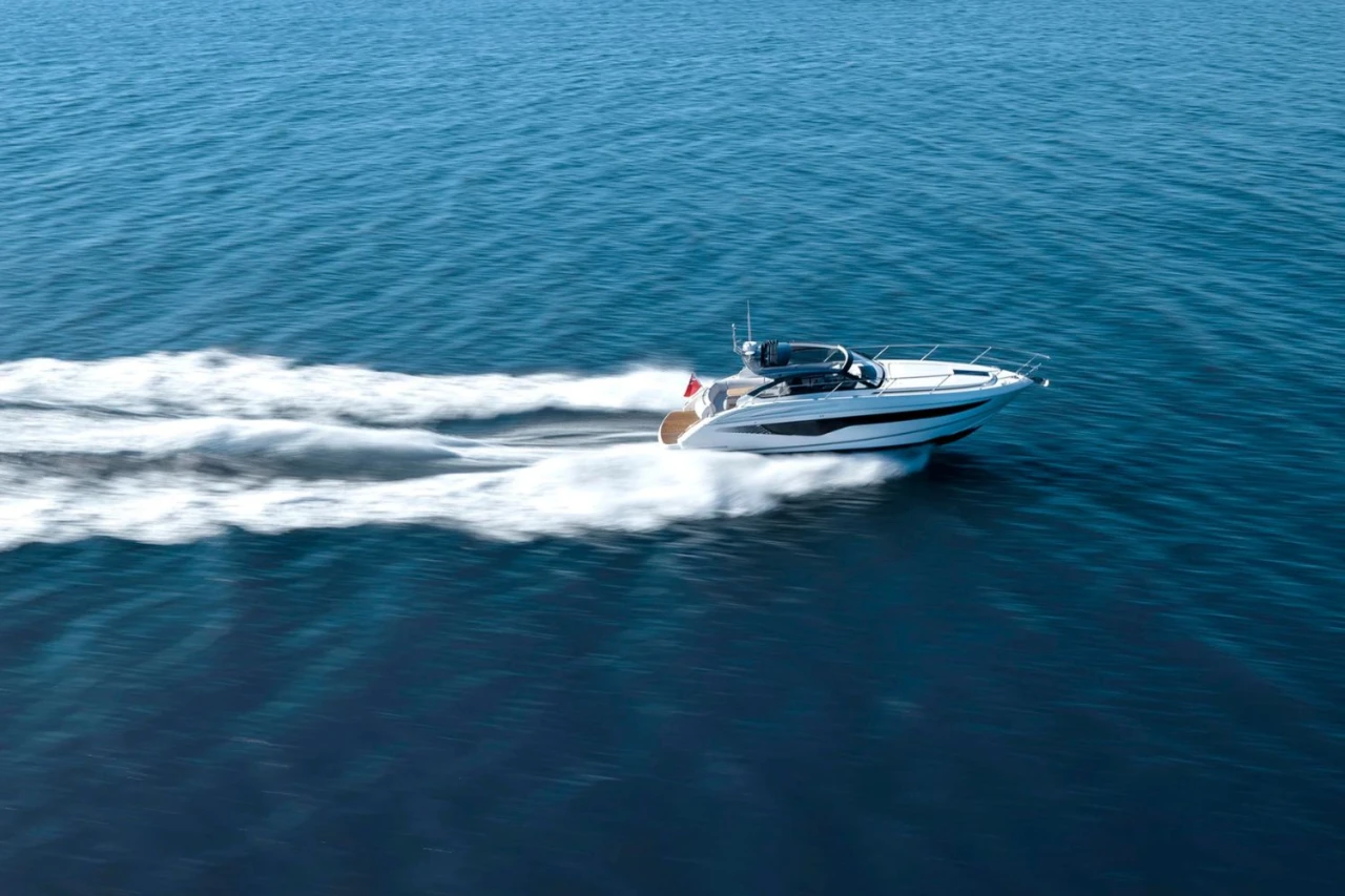 Princess V40 Yacht - Pearl